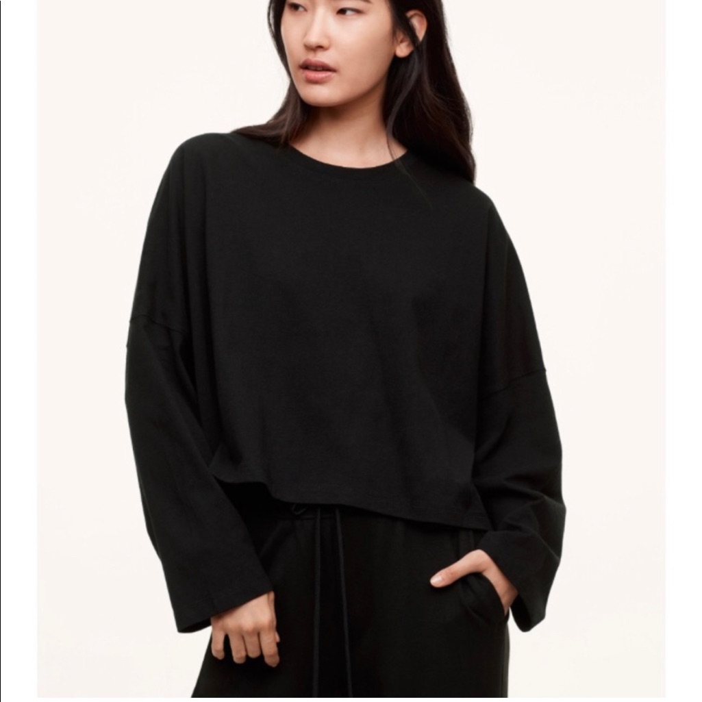 - The Group Babaton Black 3/4 Sleeve Crop Tee. Wide Crop Fit. Size Med